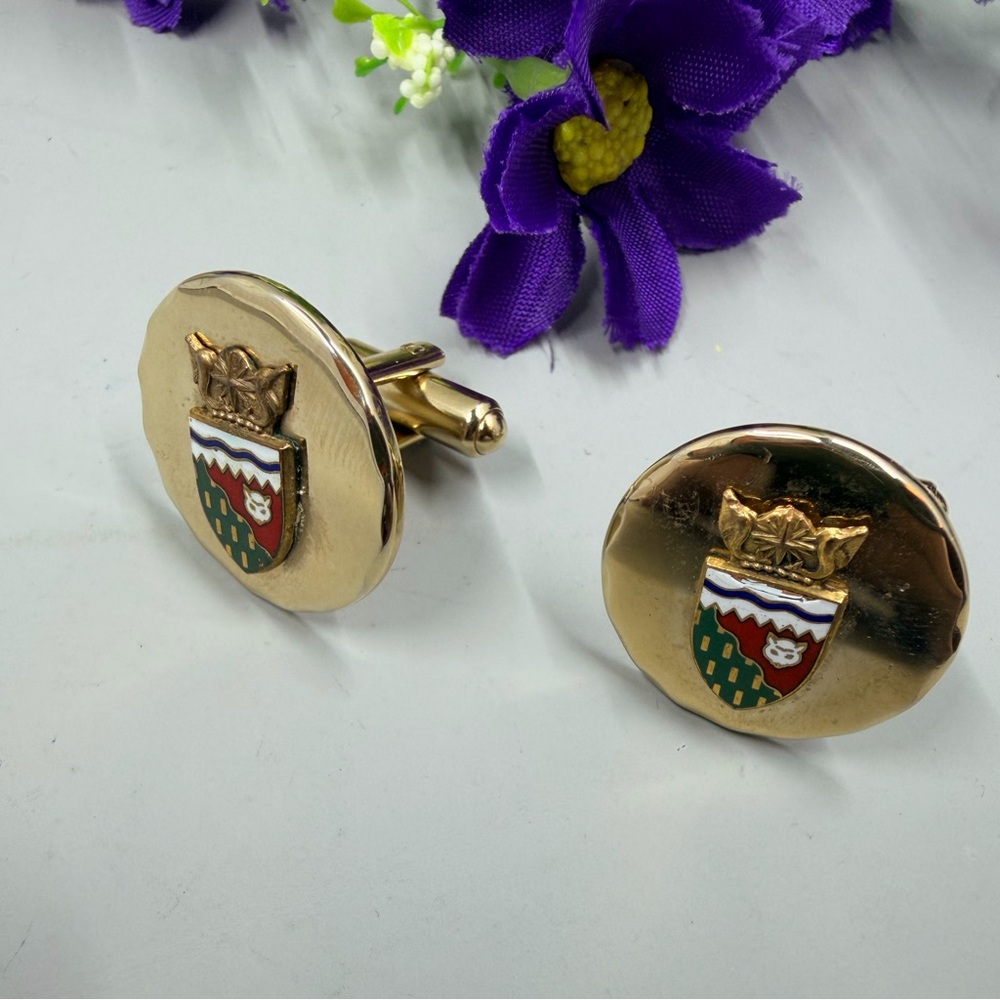 Gold Cufflinks with Northwest Territories Crest Design - Picture 2 of 4